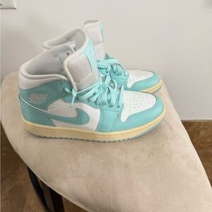 Nike Kids Athletic Jordans Shoes-never used. Size 8